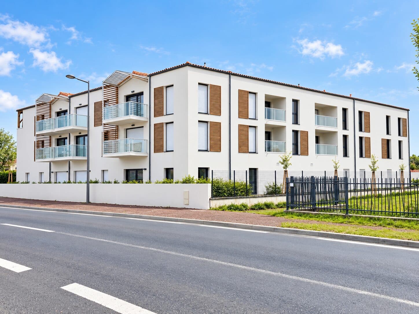 Terre de Lumière — façade de la résidence, avenue François Mitterrand, Olonne-sur-Mer